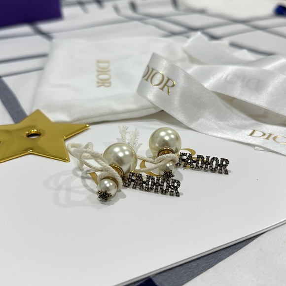 CHRISTIAN DIOR TRIBALES PEARL J'ADIOR CHARM EARRINGS $530 - Picture 1 of 7